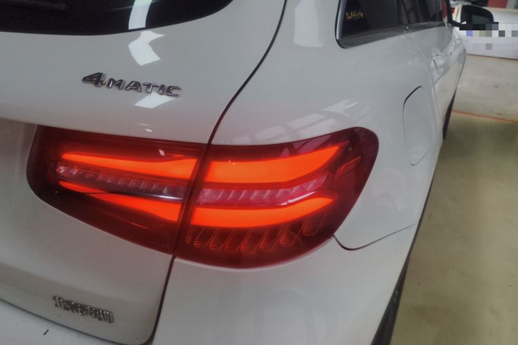 Used Mercedes-Benz GLC 2018 Facelifted GLC 260 4MATIC Dynamic Edition Exterior 3