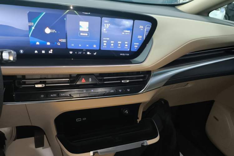 Used Buick Century 2023 2.0T Seven-Seater Deluxe Edition