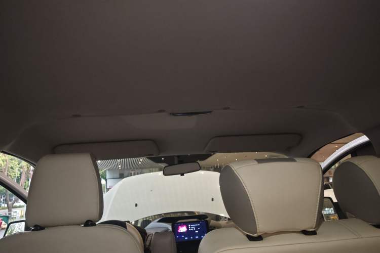 Used Ford Transit 2017 2.0T Gasoline Automatic Multi-Function Commercial Vehicle Short Wheelbase Low Roof China V Standard