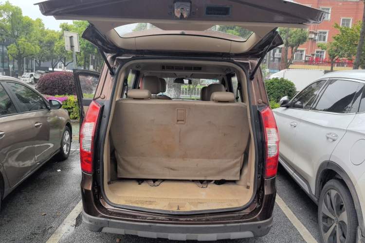 Used Wuling Hongguang 2014 1.5L S Comfort Model Trunk