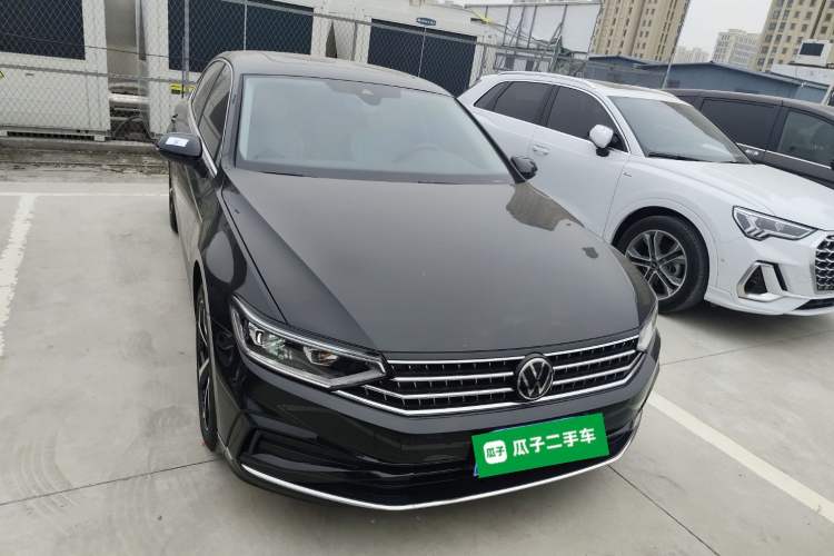 Used Volkswagen Magotan 2026 30 Million Vehicles Selected Model 380TSI DSG Luxury Edition Front