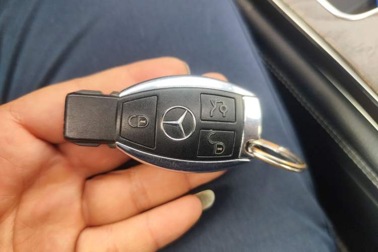 Used Mercedes-Benz GLC 2017 GLC 300 4MATIC Sport Edition Vehicle Key