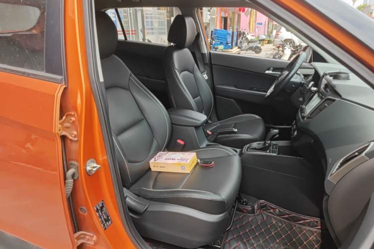 Used Hyundai ix25 2015 1.6L Automatic Two-Wheel Drive Smart GLS Trim Right Front Seat