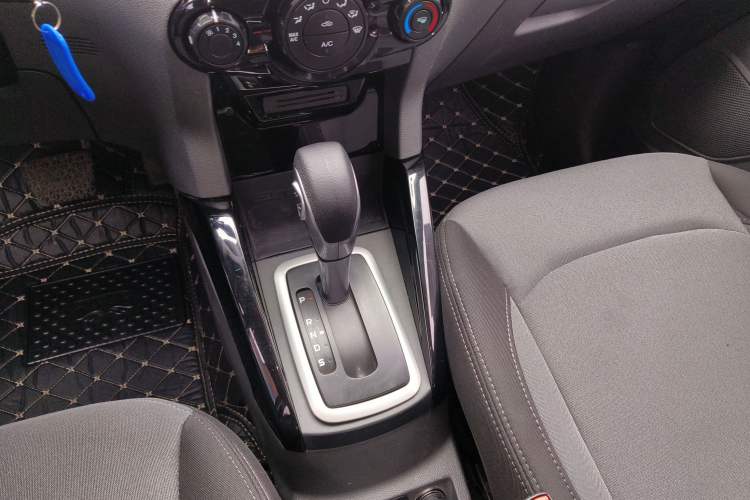 Used Ford EcoSport 2013 1.5L Automatic Fashion Model