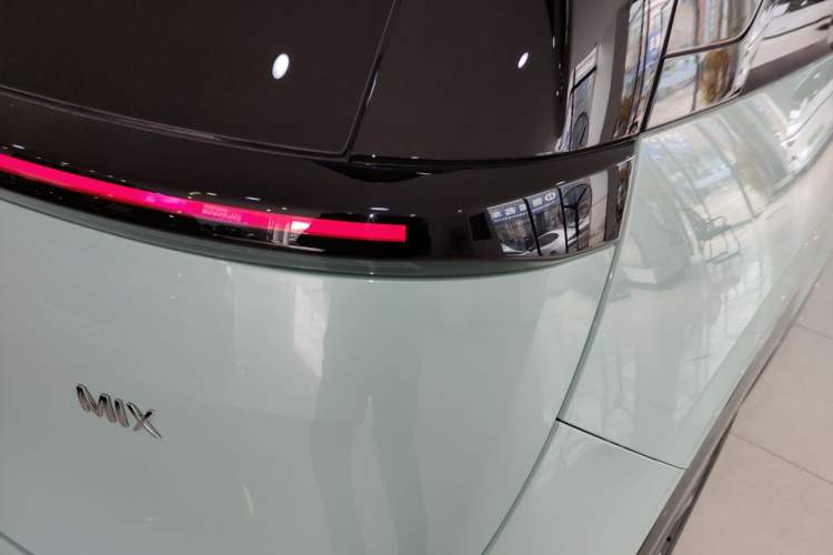 Used Zeekr MIX 2025 Intelligent Driving Version Exterior 3