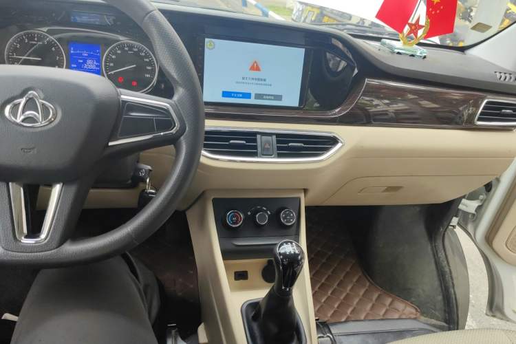 Used CHANGAN KUAYUE Xing V5 2022 1.5L Luxury 5-7 Seater Passenger Vehicle JL473QH Audio And AC Panel