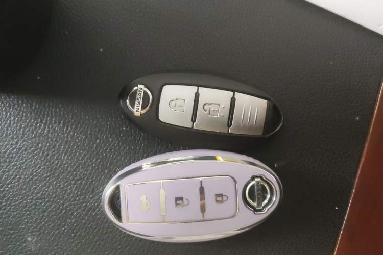 Used Nissan X-Trail 2015 2.0L CVT Comfort MAX Edition 2WD Interior 1