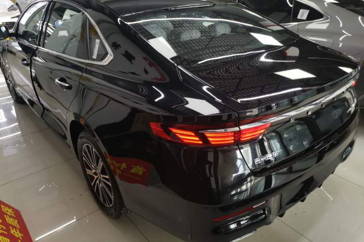 Used Geely Auto Preface 2026 Model Oriental Yao 1.5TD Fuyao Edition Exterior 2