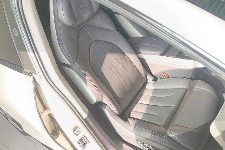 Used IM LS7 2023 100kWh Lux All-Wheel-Drive Version
