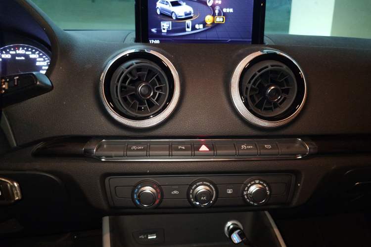 Used Audi A3 2018 30th Anniversary Edition Sportback 35 TFSI Ambition Model
