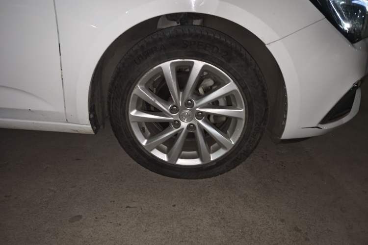 Used Buick Verano 2019 Sedan 15S Automatic Entry Model Right Front Wheel Hub