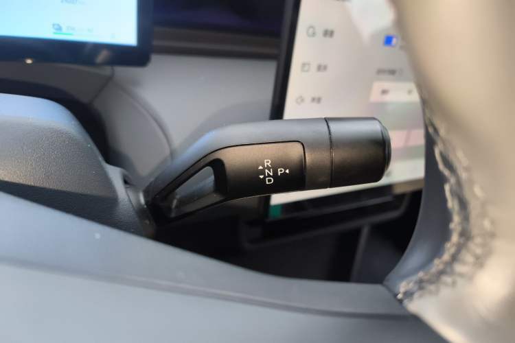 Used Lynk & Co Z20 2025 530 km Range Rear-Wheel Drive Max Gear Lever