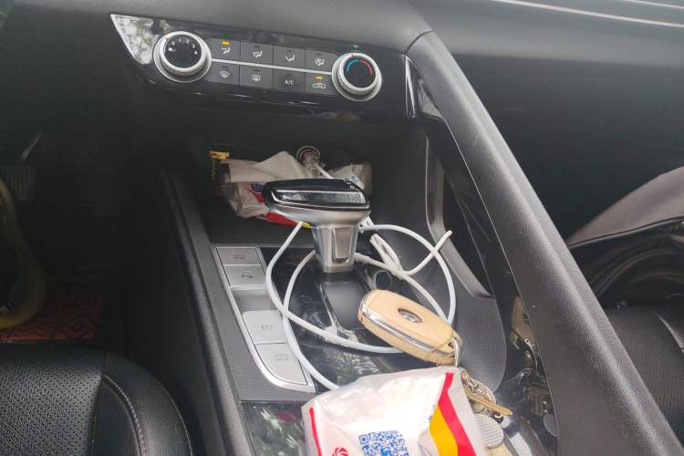 Used Hyundai Elantra 2021 1.5L CVT GLX Elite Edition Gear Lever