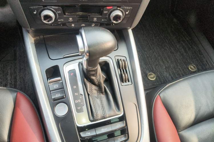 Used Audi Q5 2017 Plus 40 TFSI Technology Model
