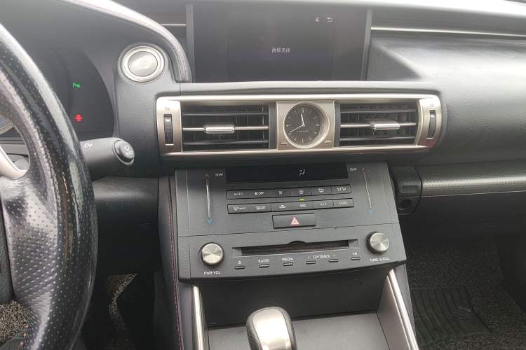 Used Lexus IS 2015 200t F SPORT
