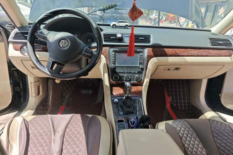 Used Volkswagen Passat 2013 1.8TSI DSG Prestige Edition Center Console