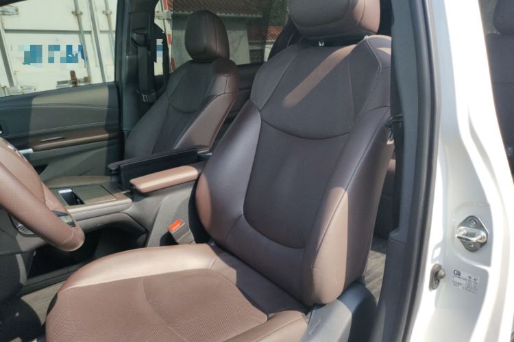 Used Toyota Granvia 2024 2.5L Hybrid Prestige PLUS Four-Wheel Drive Version Left Front Seat