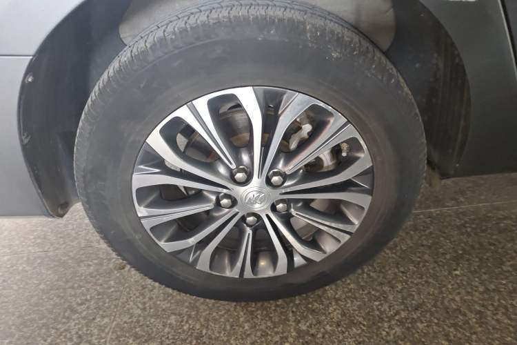 Used Buick GL8 2021 Land Cruiser Executive Class 652T Comfort Model
