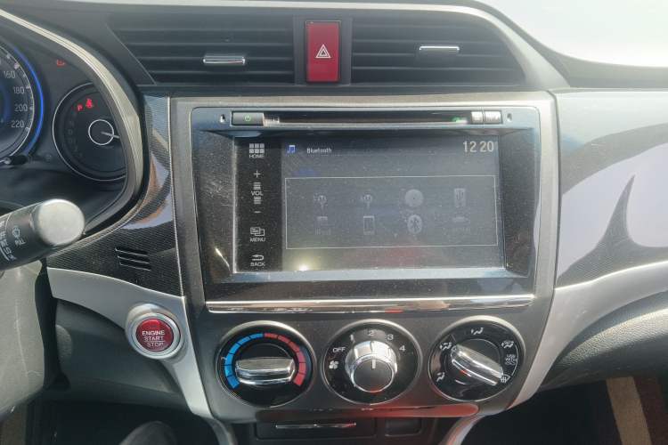 Used Honda Crider 2013 1.8L automatic luxury edition Audio And AC Panel