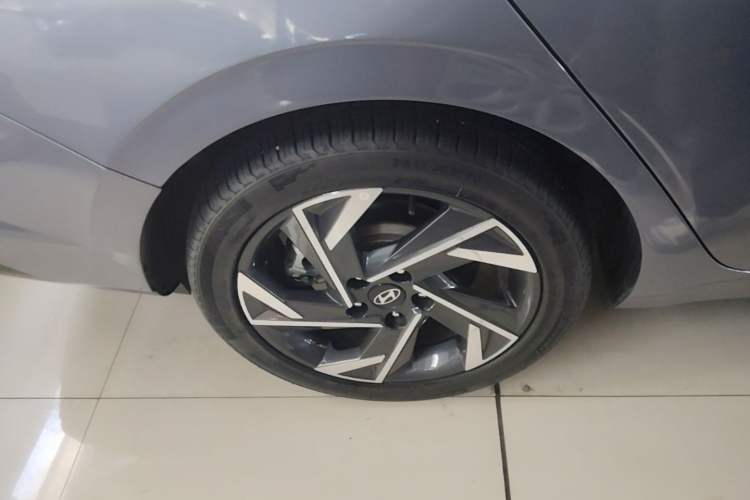 Used Hyundai Elantra 2023 1.5L CVT LUX Prestige Edition