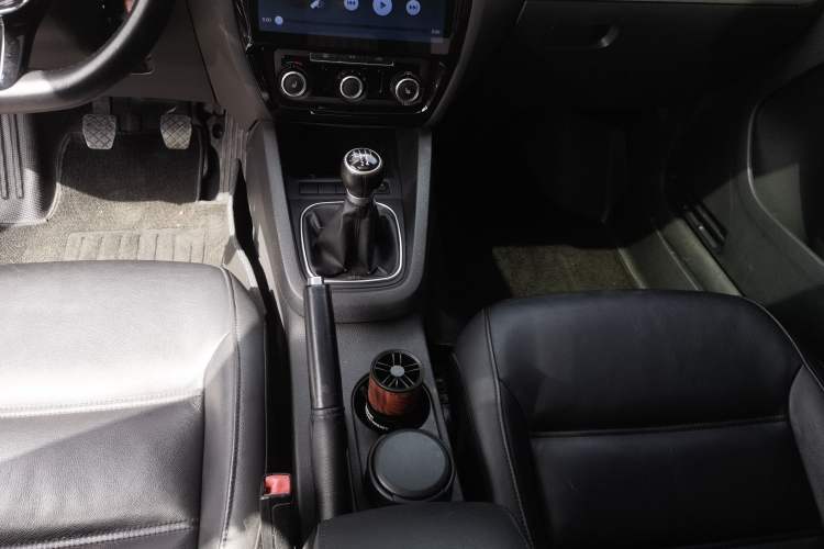 Used Volkswagen Sagitar 2012 1.6L Manual Comfort Model