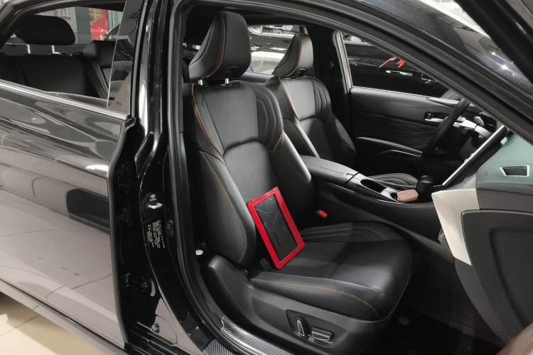 Used Toyota Avalon 2024 Dual-Motor 2.0L Premium Edition