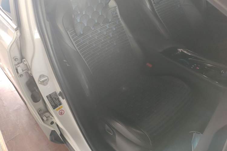 Used Toyota IZOA 2018 2.0L Yichi Edition China V Standard Right Front Seat