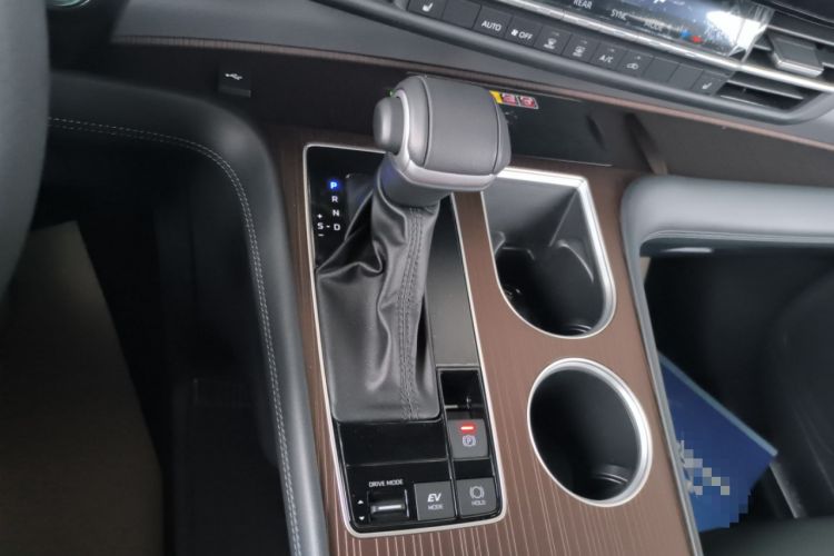 Used Toyota Granvia 2024 2.5L Hybrid Prestige PLUS Edition