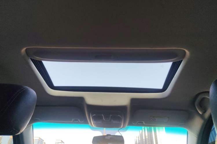 Used SWM X7 2017 1.5T Automatic Smart Enjoyment Version 7 Seats Headliner