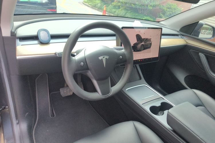 Used Tesla Model Y 2022 Revised Version Rear-Wheel Drive Center Console