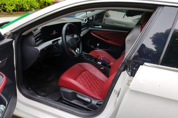 Used Volkswagen Lamando 2022 Lavida L 280TSI DSG Hot Edition Left Front Seat