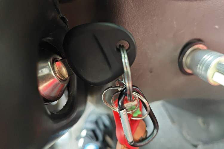 Used Ford Classic Transit 2015 2.8T Diesel Multi-Function Vehicle Short Wheelbase 6-Seater Mid-Roof Edition JX493ZLQ4