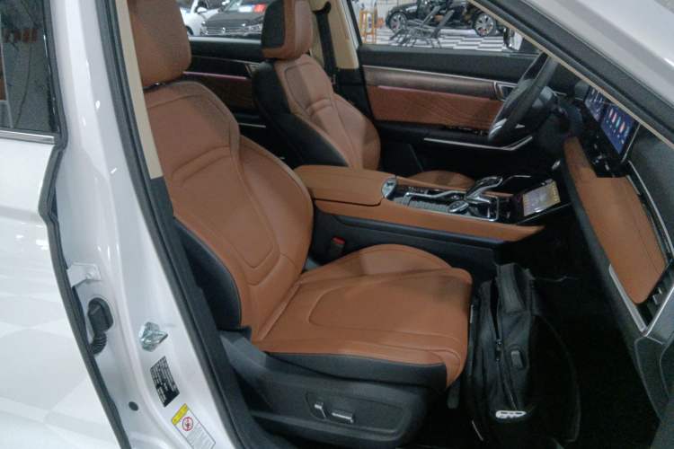 Used Bestune T99 2023 2.0T Automatic Premium (6AT)