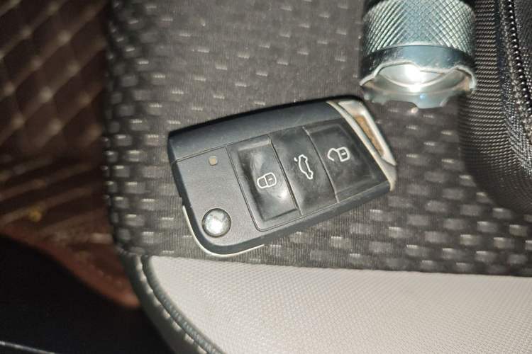 Used Volkswagen Tacqua 2021 200TSI DSG JoyConnect Edition