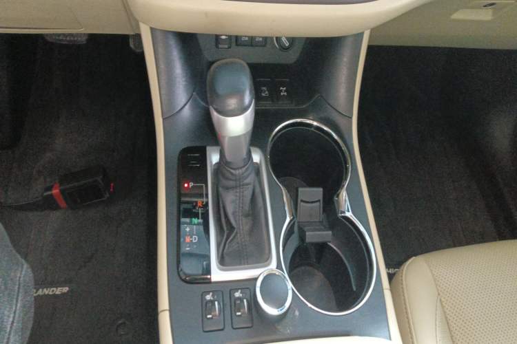 Used Toyota Highlander 2018 2.0T Four-Wheel Drive Prestige Version 7 Seats China VI Standard