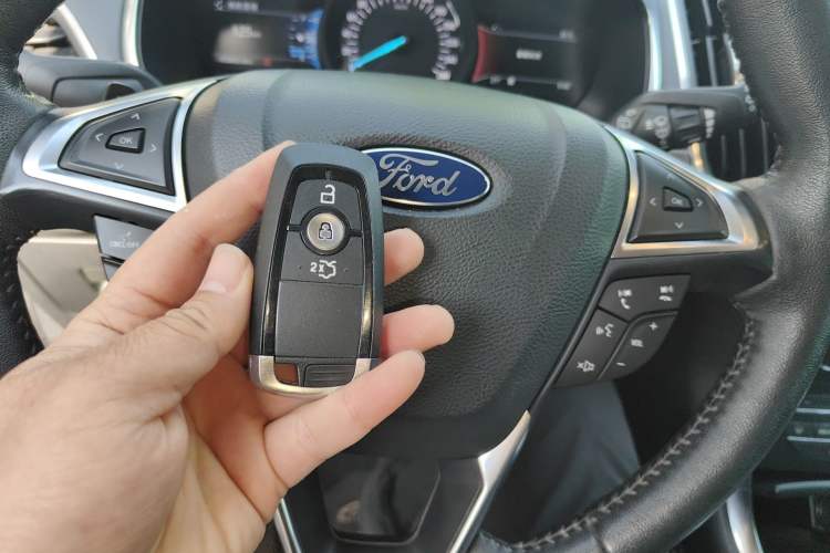 Used Ford Edge 2018 EcoBoost 245 Two-Wheel-Drive Titanium 7-Seater China VI Standard
