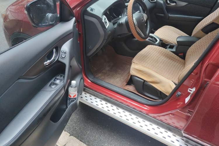 Used Nissan X-Trail 2015 2.0L CVT Comfort MAX Edition 2WD Driver Seat