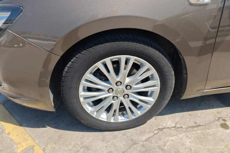 Used Buick GT 2015 15N Automatic Deluxe Edition Left Front Wheel Hub