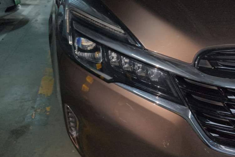 Used Buick GL8 2021 Land Cruiser Executive Class 652T Comfort Model Right Front Headlight