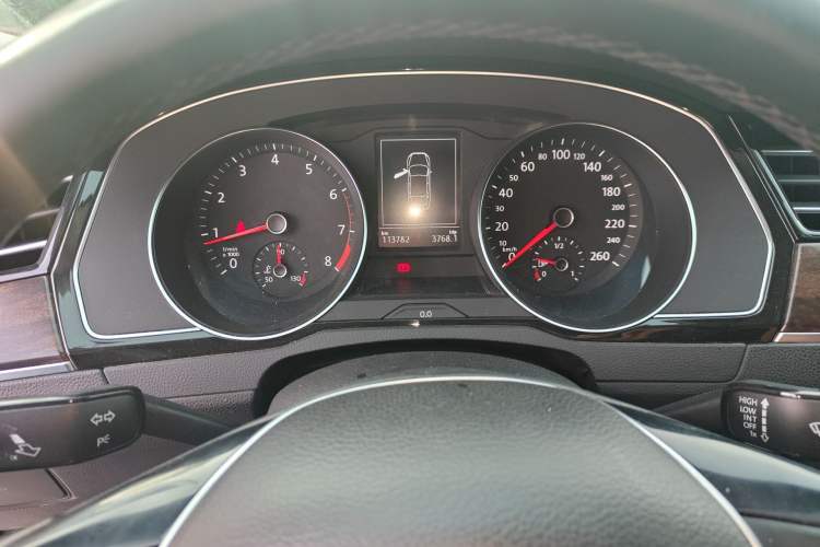 Used Volkswagen Magotan 2017 330TSI DSG Luxury Model Instrument Cluster