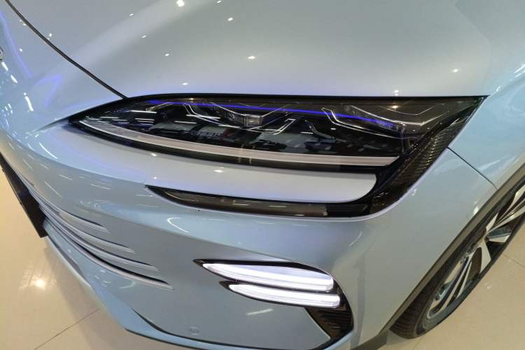 Used BYD Song PLUS New Energy 2023 Champion Edition DM-i 110KM Flagship Model Left Front Headlight