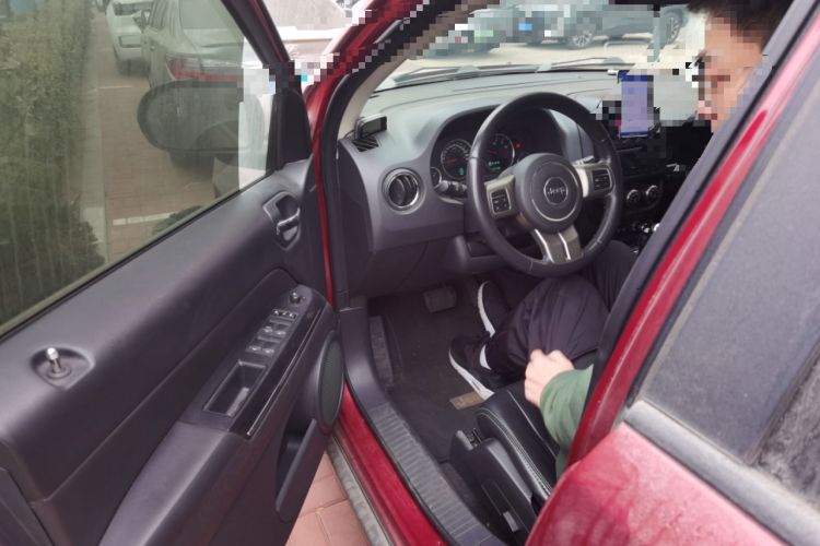 Used Jeep Compass 2012 2.0L two-wheel drive luxury version