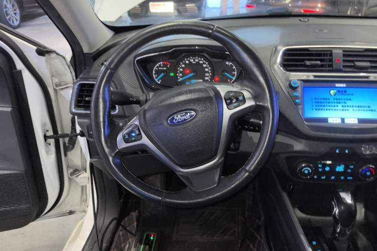 Used Ford Escort 2017 Happiness Edition 1.5L Automatic Fashion Version Steering Wheel