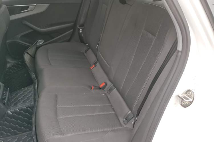 Used Audi A4L 2018 30th Anniversary Edition 40 TFSI Trendy Model