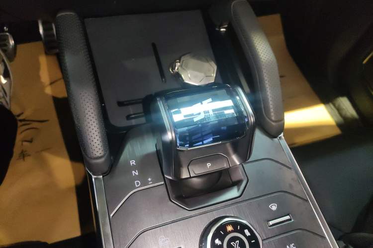 Used JETOUR Traveler 2023 2.0T All-Wheel Drive Conquer PRO Gear Lever