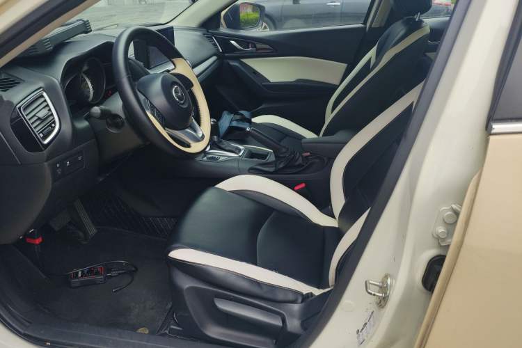 Used Mazda 3 Axela 2014 Sedan 1.5L Automatic Comfort Model Left Front Seat