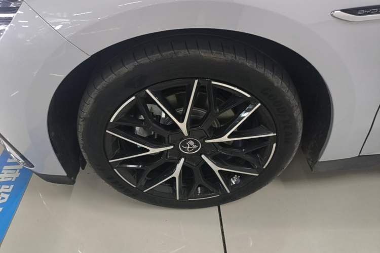 Used BYD Han 2025 DM-i 125KM Prestige Model Exterior 1