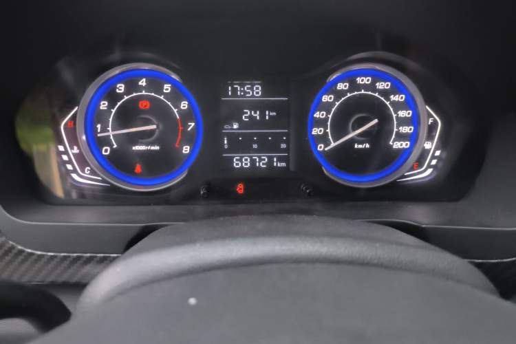 Used BAIC Senova X25 2015 1.5L manual Comfort trim level Odometer Close Up