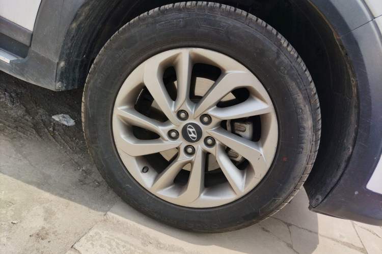 Used Hyundai Tucson 2015 1.6T Dual-Clutch Two-Wheel-Drive Smart Model
