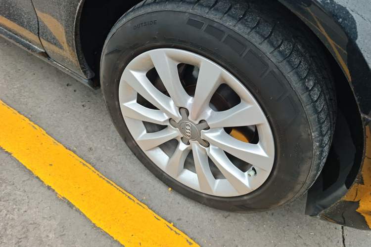 Used Audi A6L 2015 TFSI Millionth Anniversary Intelligent Model Right Front Wheel Hub